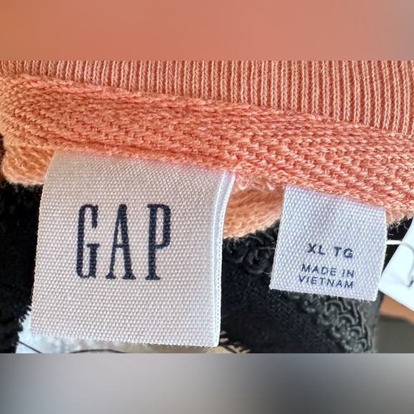 NWT GAP Vintage Soft Short Sleeve Sweatshirt - Picture 4 of 4